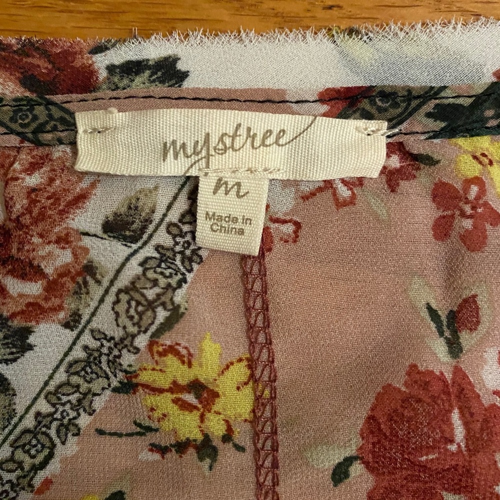 Patterned Sleeve Top - Picture 3 of 4